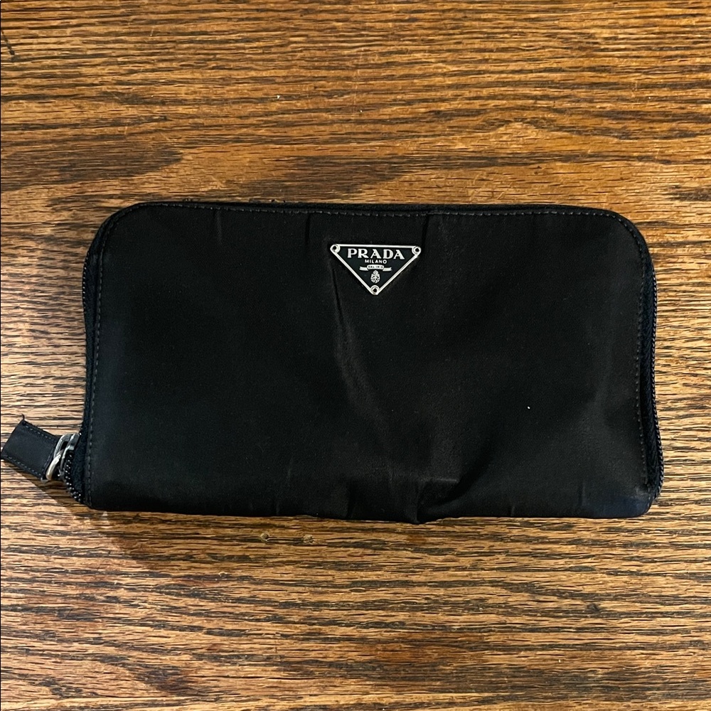 VINTAGE Prada Black Zipper Wallet